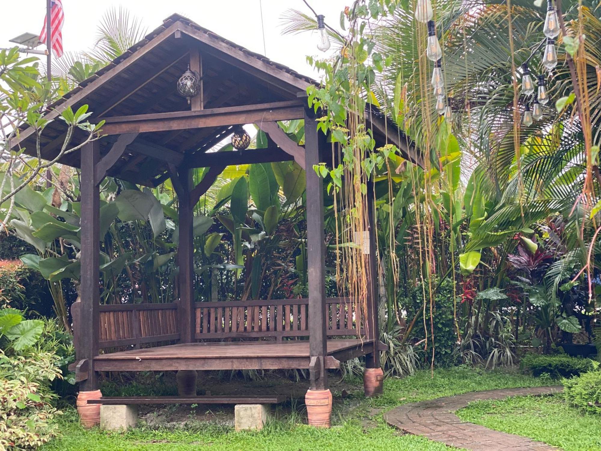 Kebun Puisi Villa Kajang Luaran gambar